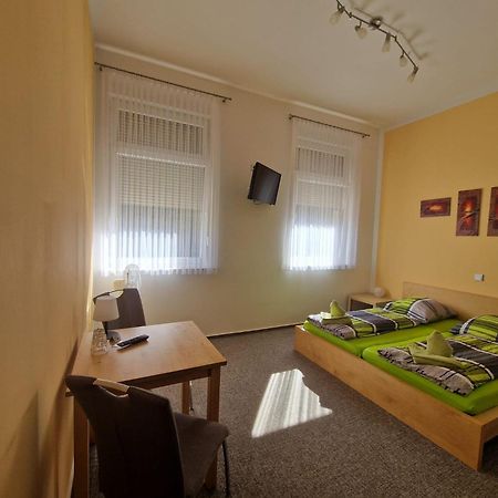 Pension Am Steinberg Muldenstein Buitenkant foto